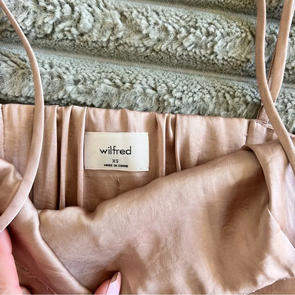 Aritzia Sonnet Satin Tank- XS - Picture 3 of 6